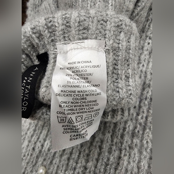 👸🧣🧤 NWT Ann Taylor Scarf & Glove Set - Picture 3 of 12